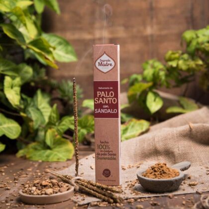 Varillas de Incienso Palo Santo con Sándalo Sagrada Madre